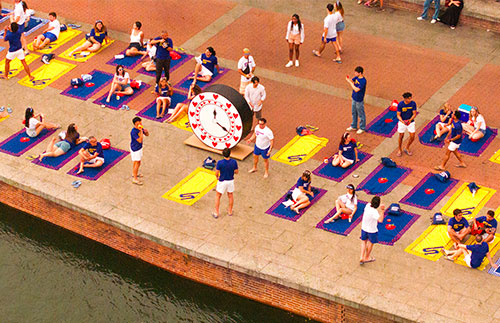 Immagine flash mob esselove alla Darsena di Milano
